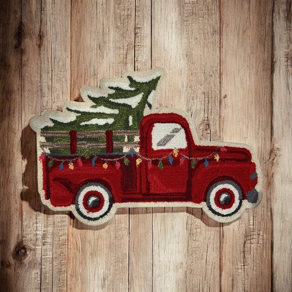 Loloi  Vintage‎ Truck Christmas Punch Needle Truck Shaped Scatter Rug 27"